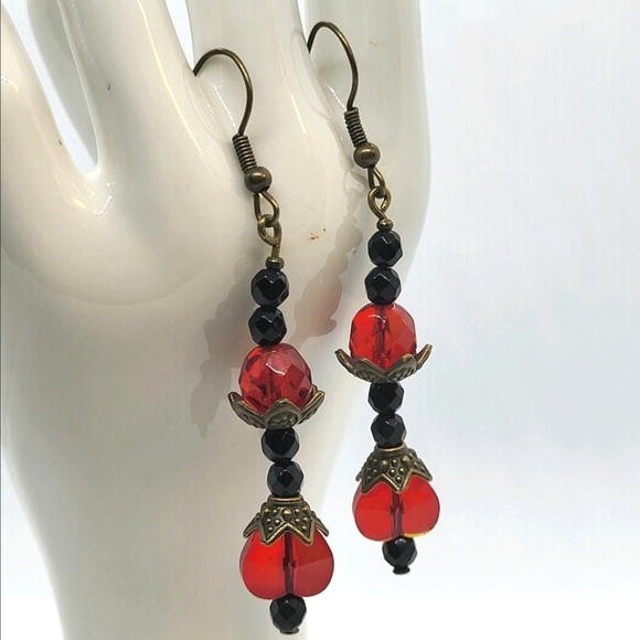 Victorian inspired faceted glass earrings, handcrafted - Picture 1 of 3